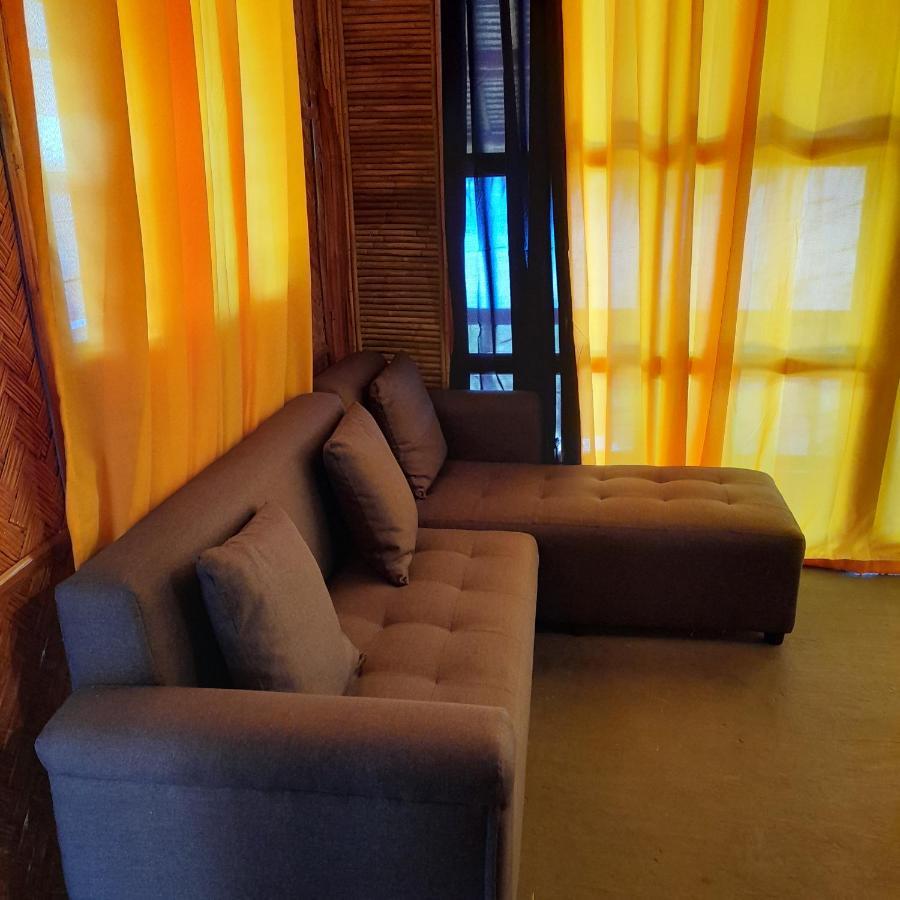 Miley Lodging Restobar New Busuanga Kültér fotó