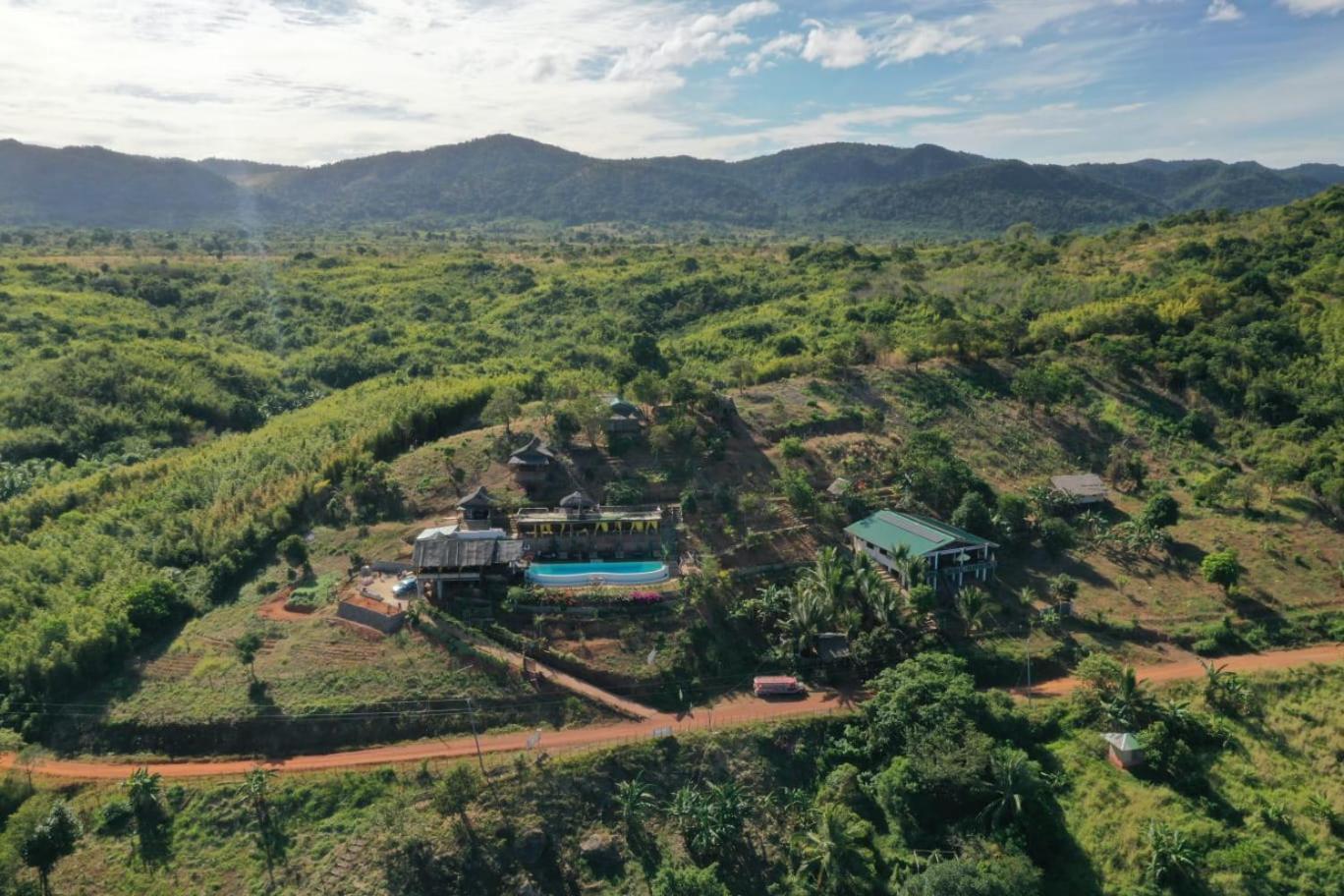 Miley Lodging Restobar New Busuanga Kültér fotó