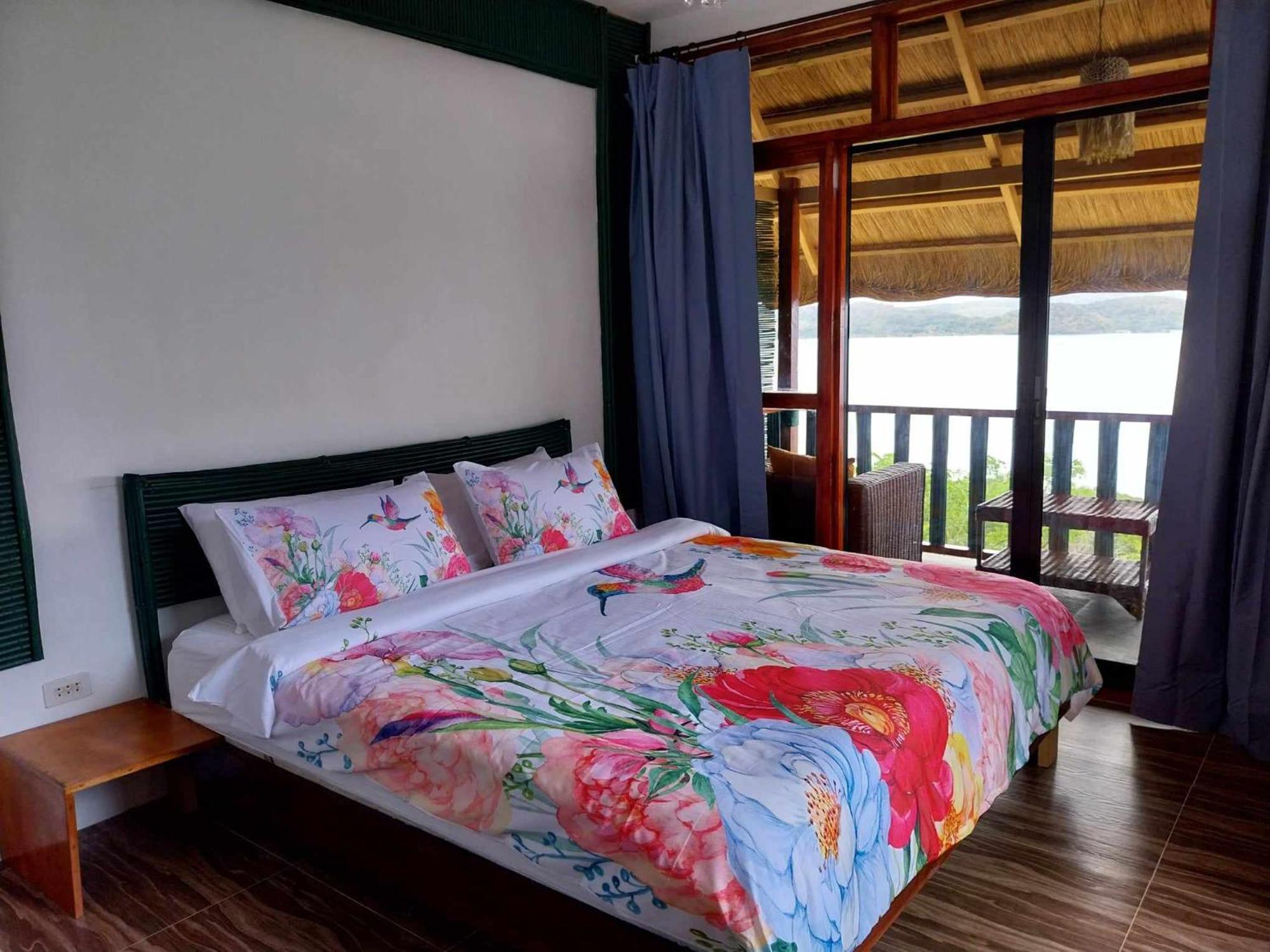 Miley Lodging Restobar New Busuanga Kültér fotó